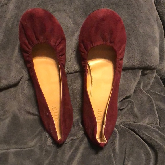 a.n.a Shoes - a.n.a. maroon ballet flats • size 10